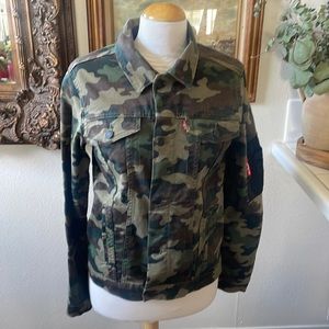 Levi Camouflage Denim Jacket . Youth XL